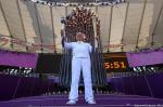 Погасший и вновь зажженный Олимпийский огонь
