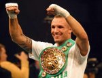 Артур Абрахам защитил титул ценой травмы